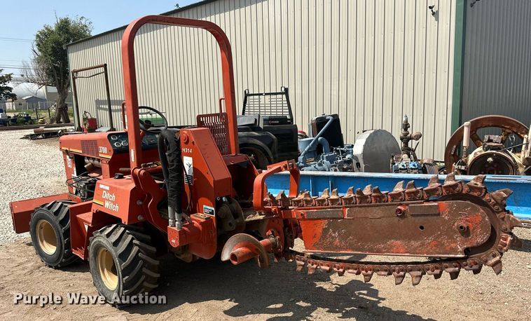 image for item OC9429 2000 Ditch Witch 3700  trencher