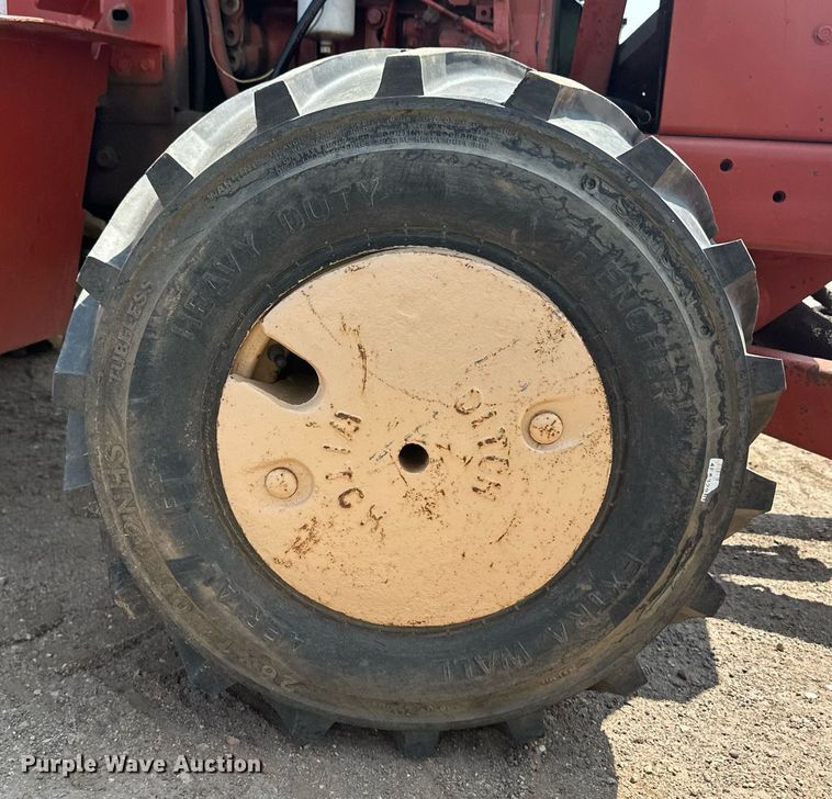 image for item OC9429 2000 Ditch Witch 3700  trencher