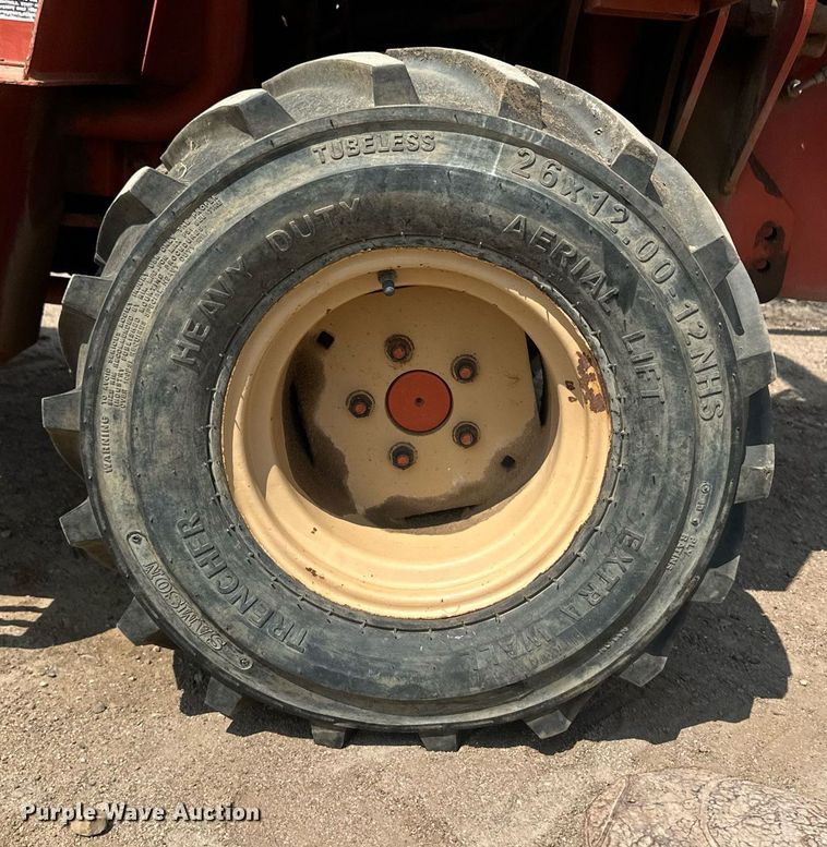 image for item OC9429 2000 Ditch Witch 3700  trencher