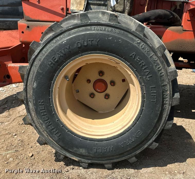 image for item OC9429 2000 Ditch Witch 3700  trencher