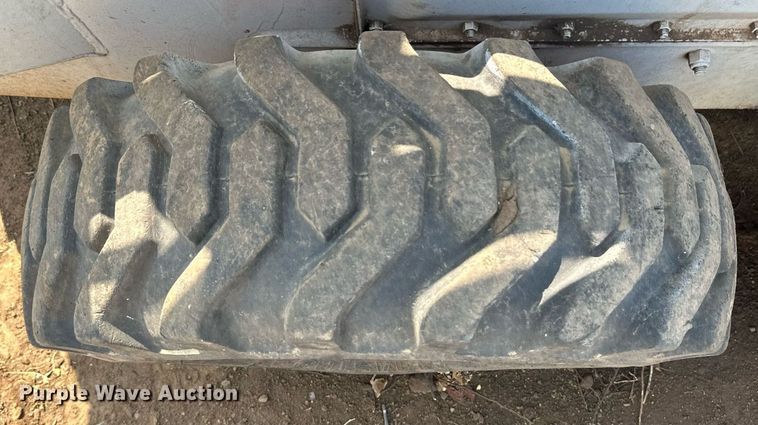 image for item OC9433 Bobcat  skid steer loader