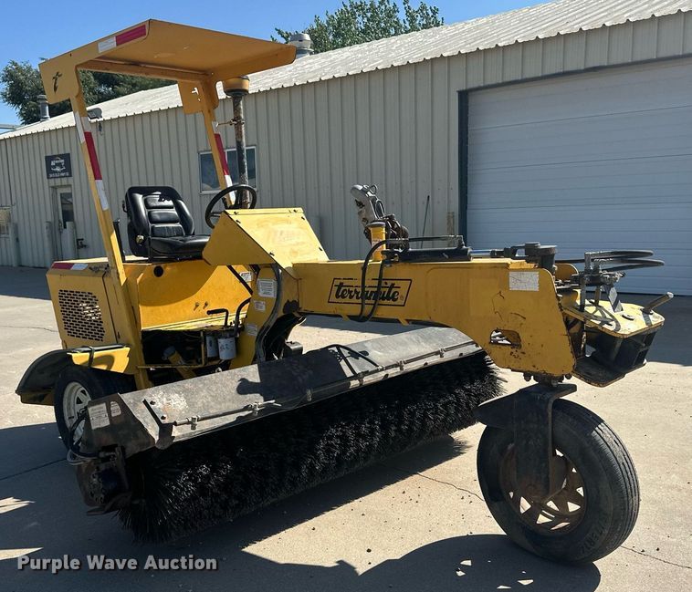 image for item OC9452 2003 Terramite TSS38  broom