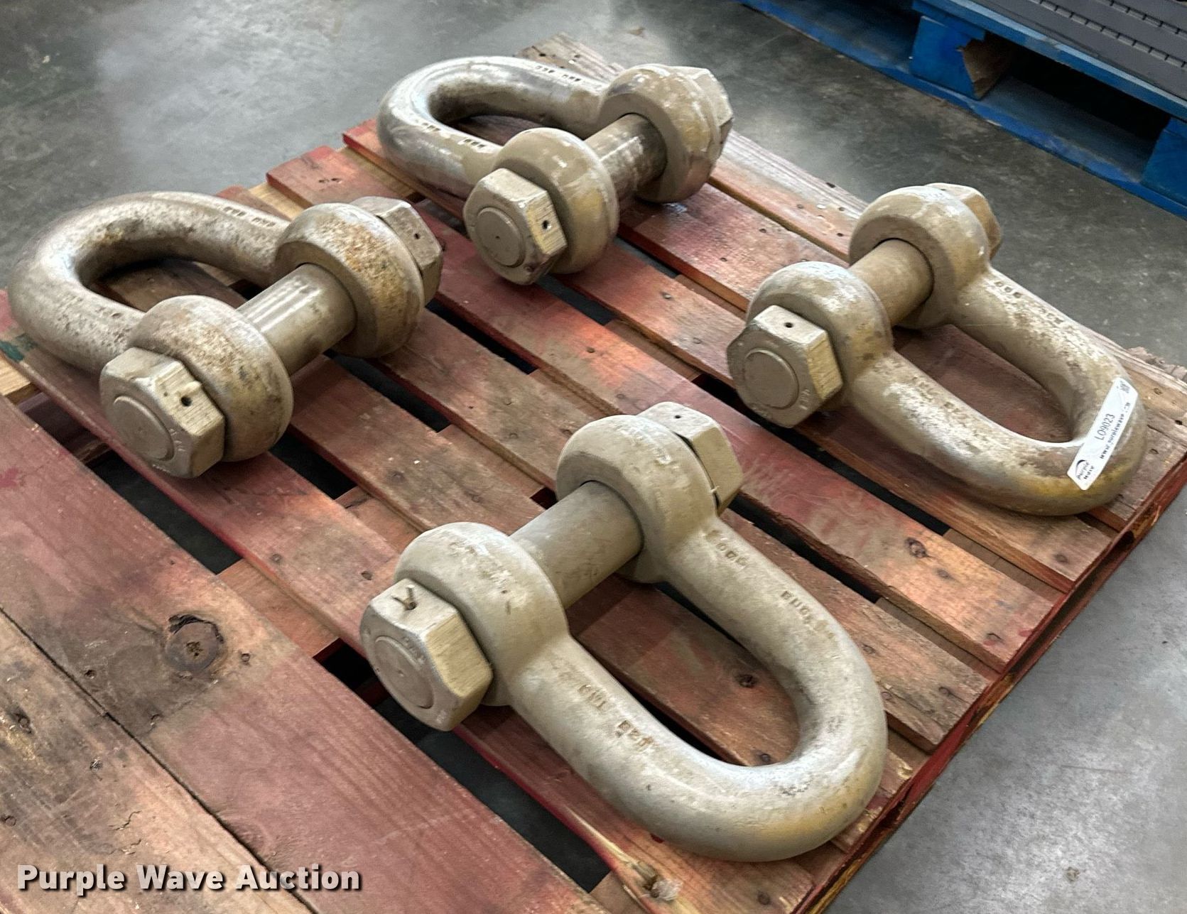 (4) clevises in Lawrence, KS Item LQ9023 sold Purple Wave