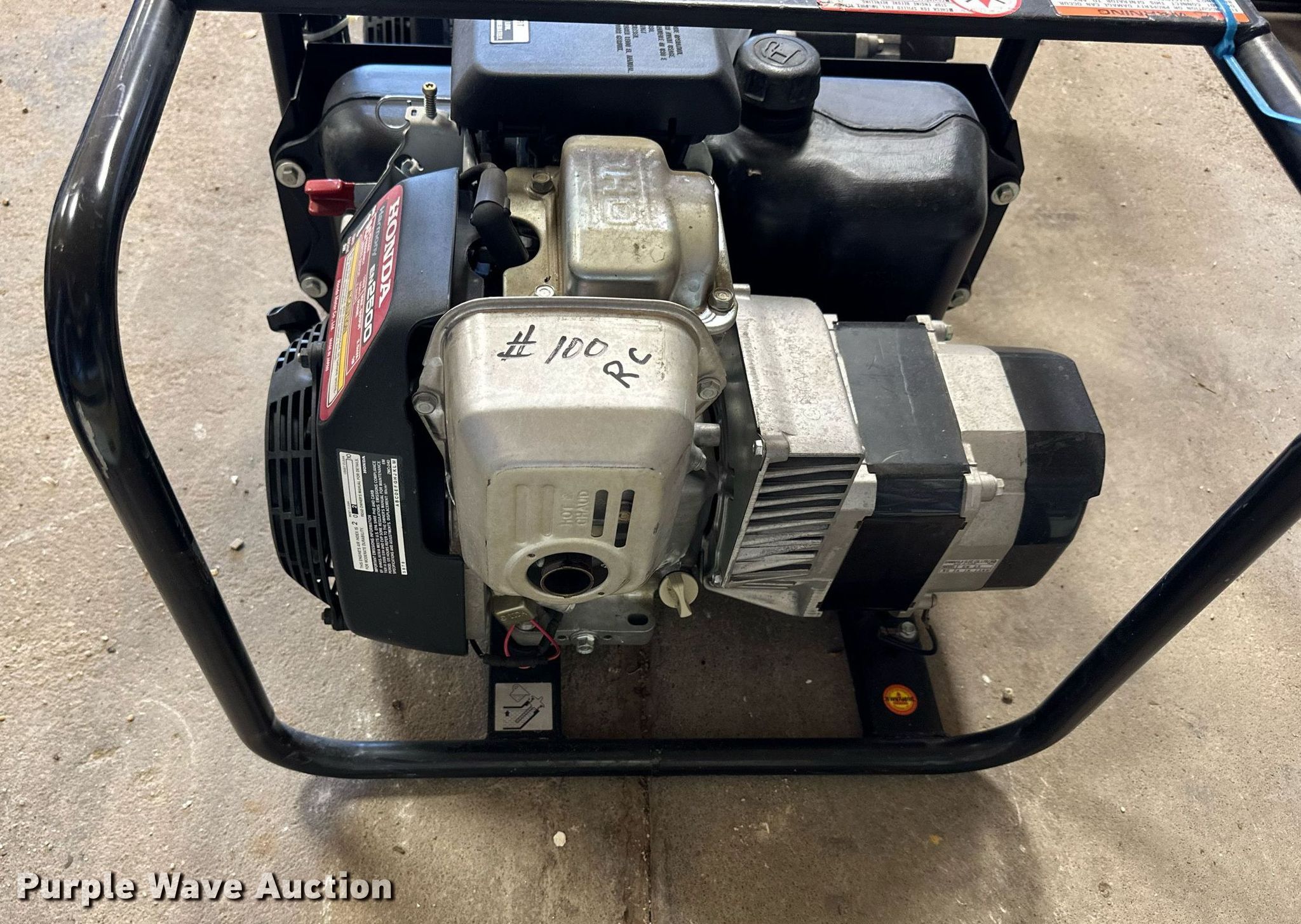 (4) Honda Harmony EN2500 generators in Rush Center, KS Item NP9485