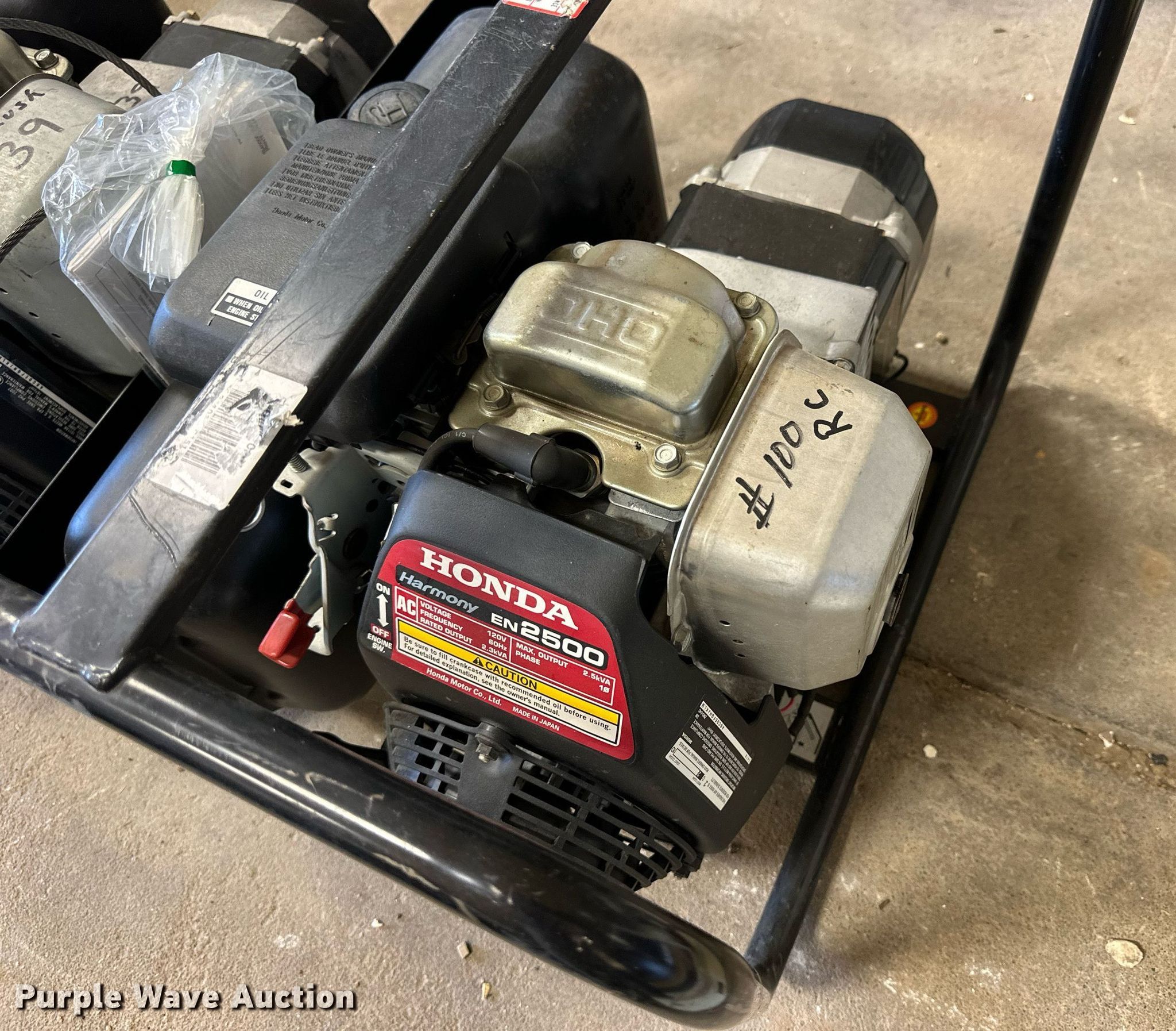 (4) Honda Harmony EN2500 generators in Rush Center, KS Item NP9485