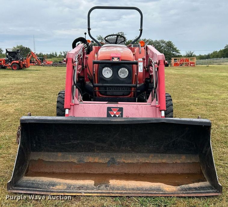 image for item DJ6333 Massey Ferguson 1552  MFWD tractor