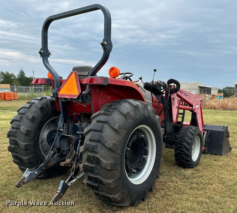 image for item DJ6333 Massey Ferguson 1552  MFWD tractor