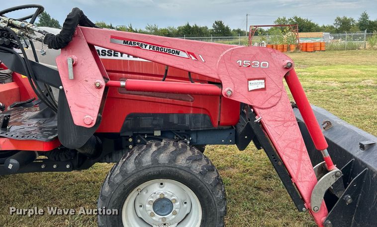 image for item DJ6333 Massey Ferguson 1552  MFWD tractor