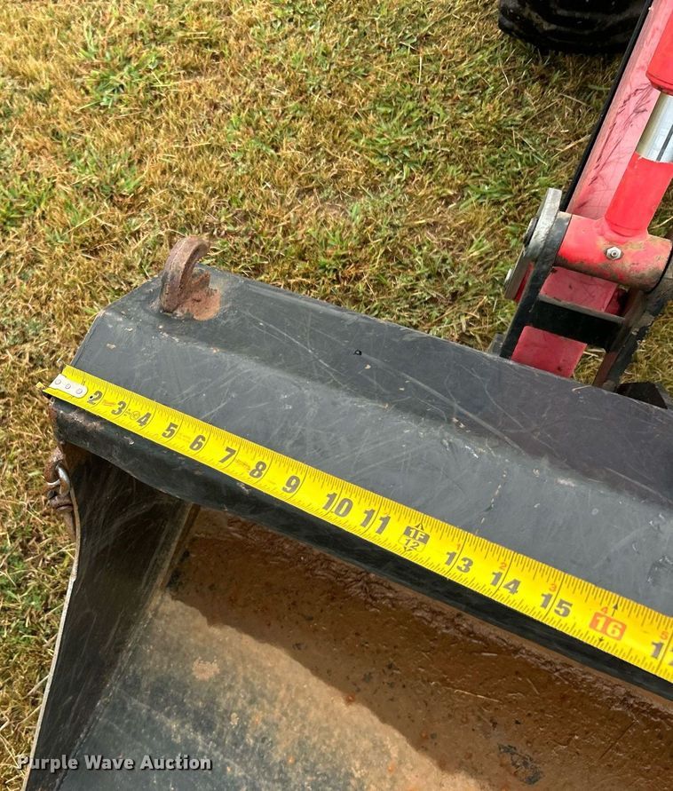 image for item DJ6333 Massey Ferguson 1552  MFWD tractor