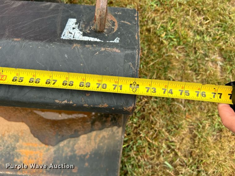 image for item DJ6333 Massey Ferguson 1552  MFWD tractor