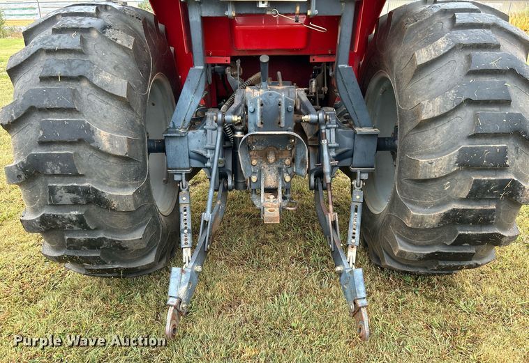 image for item DJ6333 Massey Ferguson 1552  MFWD tractor