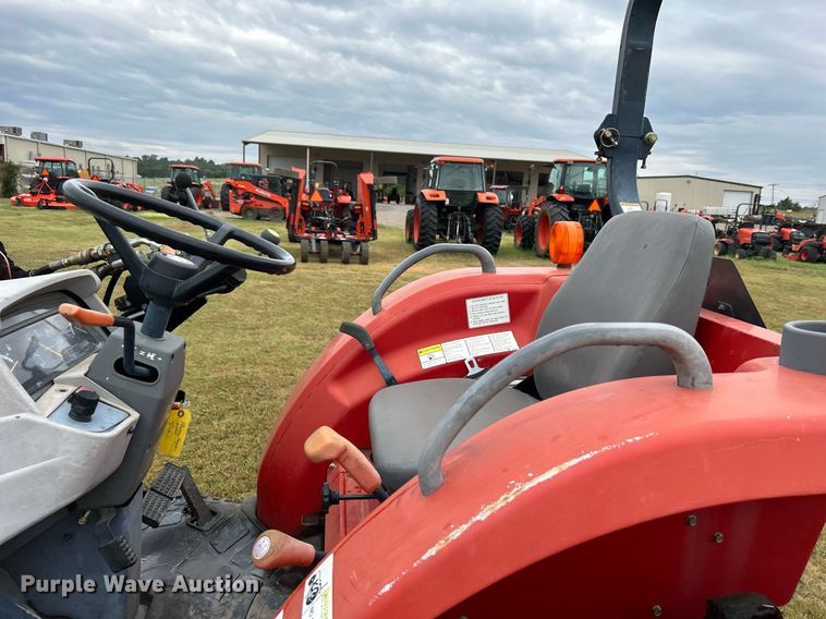 image for item DJ6333 Massey Ferguson 1552  MFWD tractor