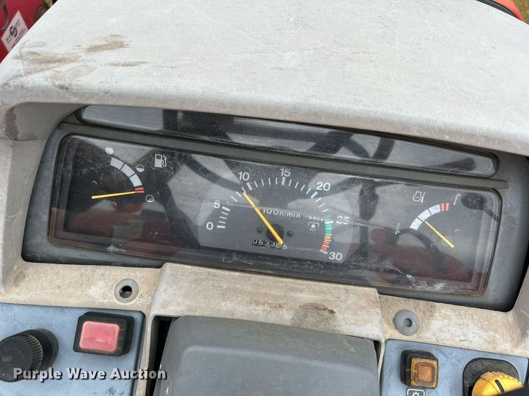 image for item DJ6333 Massey Ferguson 1552  MFWD tractor