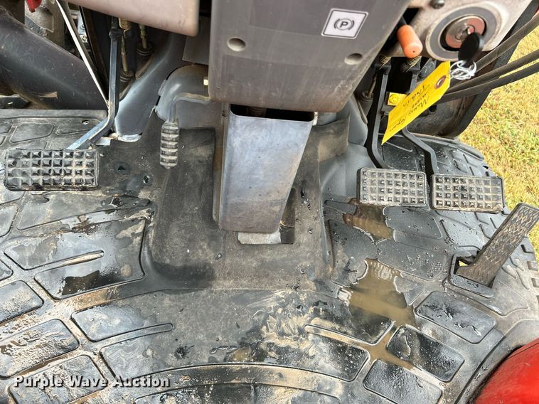 image for item DJ6333 Massey Ferguson 1552  MFWD tractor