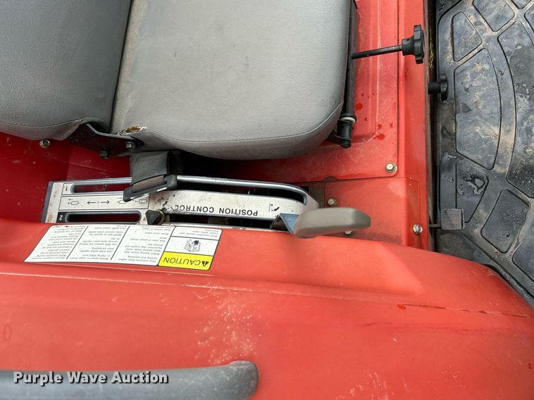 image for item DJ6333 Massey Ferguson 1552  MFWD tractor