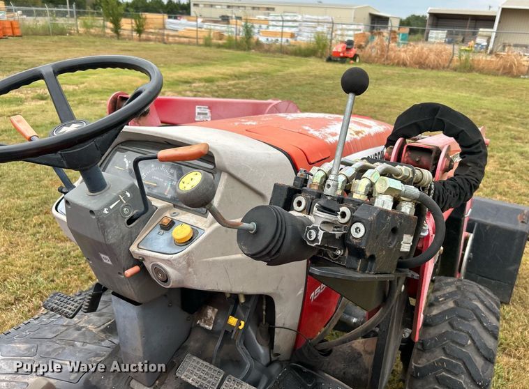 image for item DJ6333 Massey Ferguson 1552  MFWD tractor