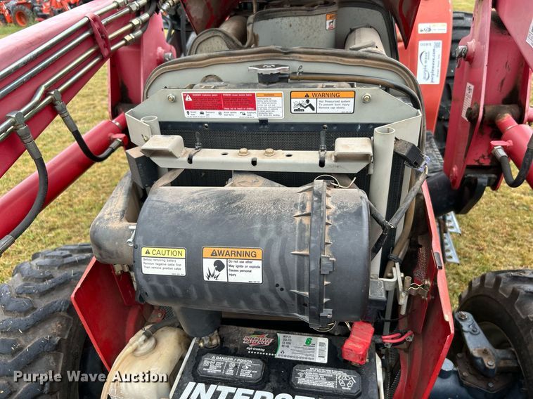 image for item DJ6333 Massey Ferguson 1552  MFWD tractor