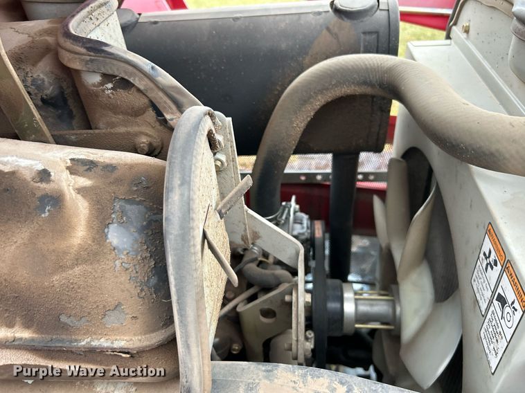 image for item DJ6333 Massey Ferguson 1552  MFWD tractor