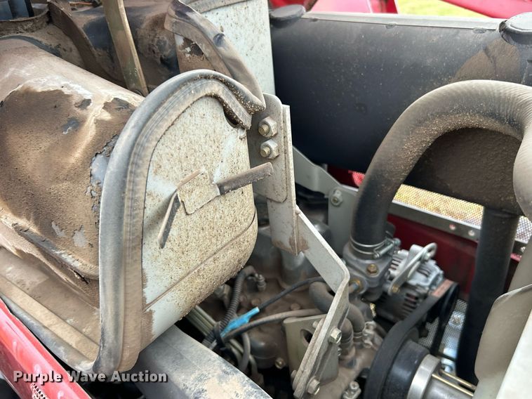 image for item DJ6333 Massey Ferguson 1552  MFWD tractor