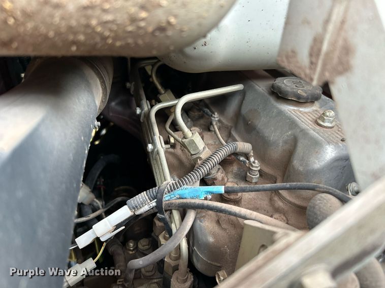 image for item DJ6333 Massey Ferguson 1552  MFWD tractor