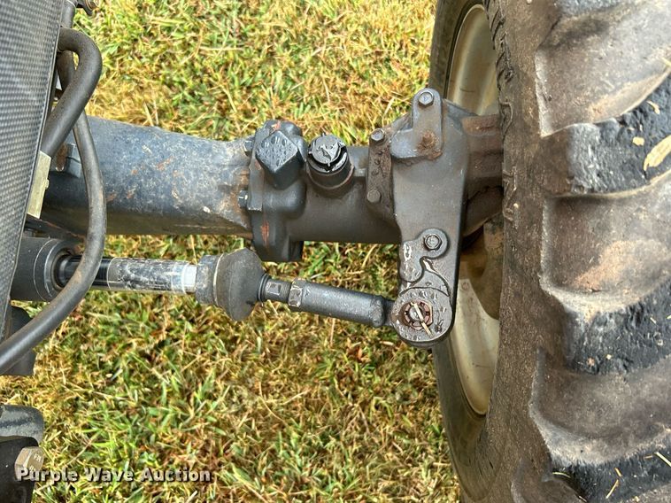 image for item DJ6333 Massey Ferguson 1552  MFWD tractor