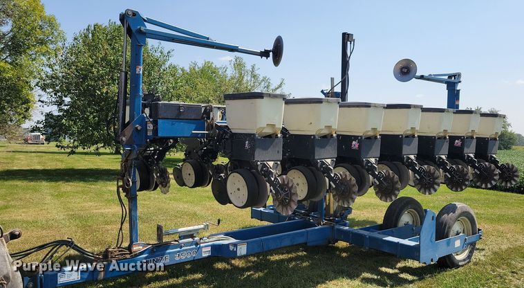 image for item DN4099 Kinze 3500  split row planter