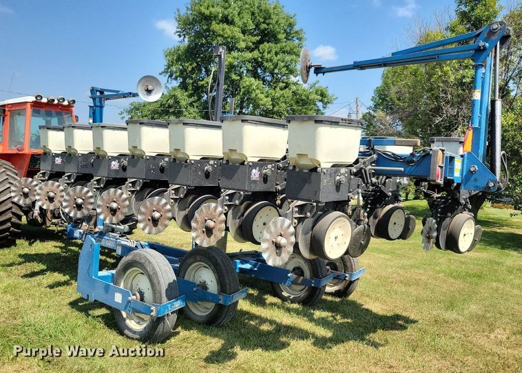 image for item DN4099 Kinze 3500  split row planter