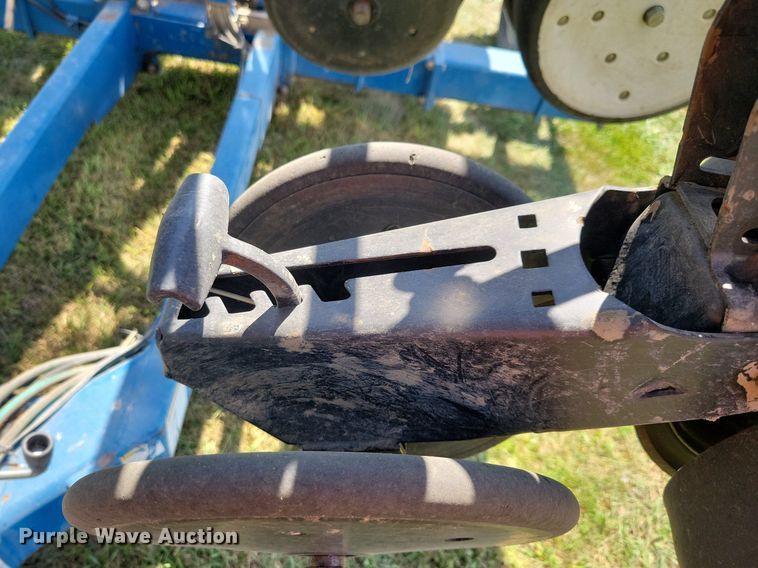 image for item DN4099 Kinze 3500  split row planter