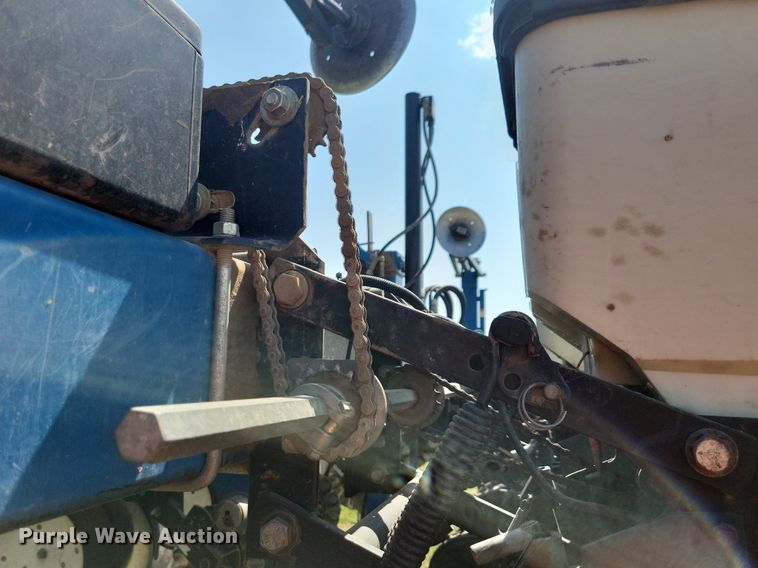 image for item DN4099 Kinze 3500  split row planter
