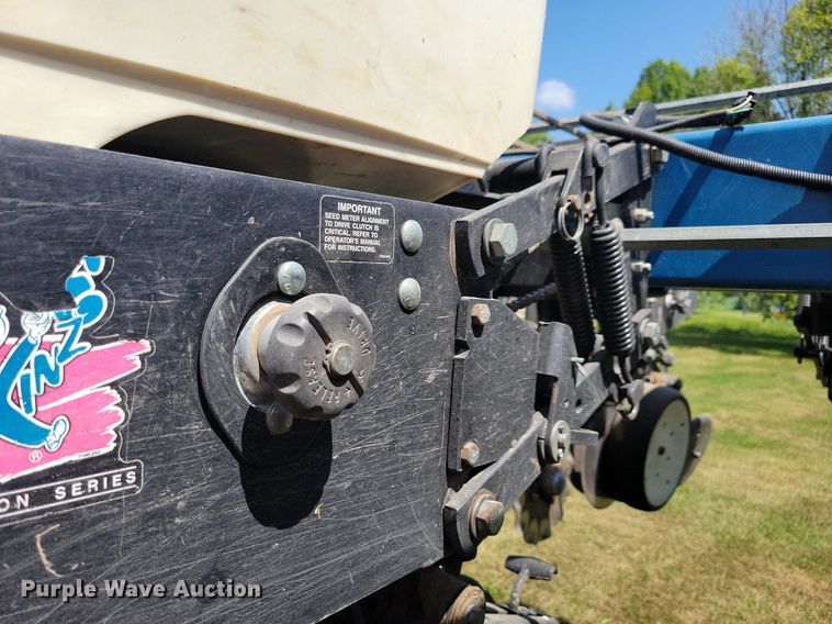 image for item DN4099 Kinze 3500  split row planter