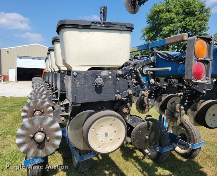 image for item DN4099 Kinze 3500  split row planter