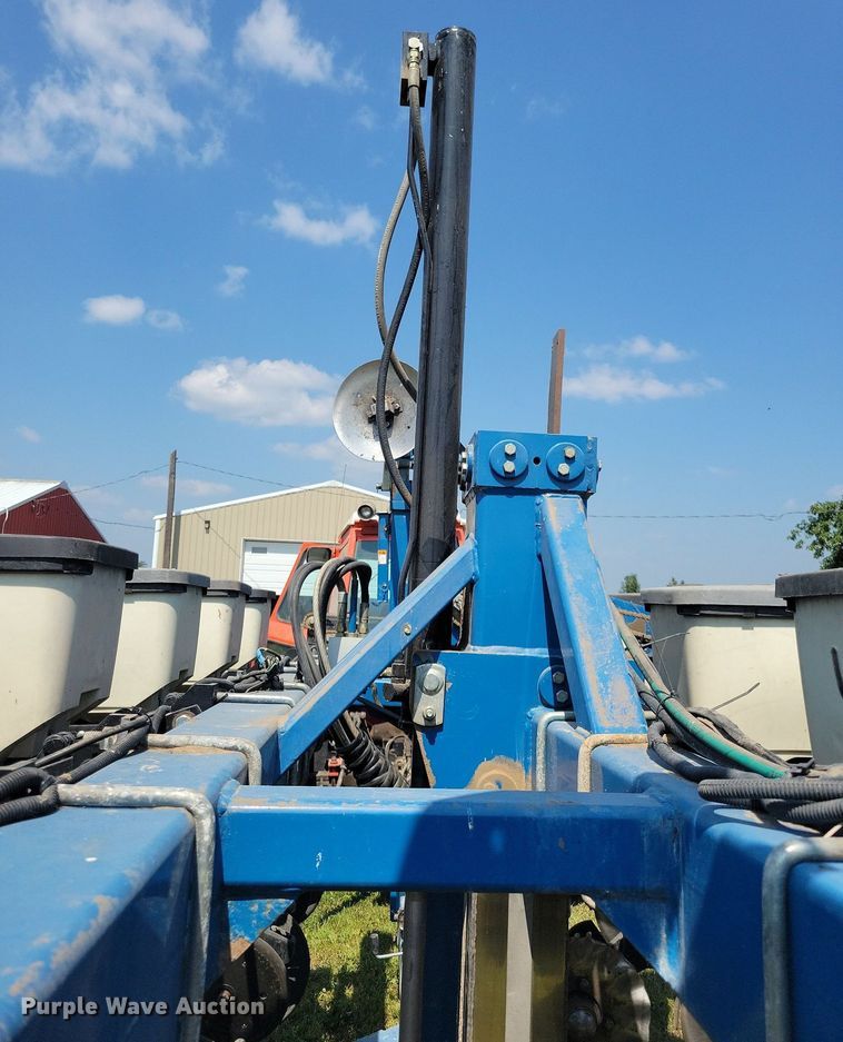 image for item DN4099 Kinze 3500  split row planter