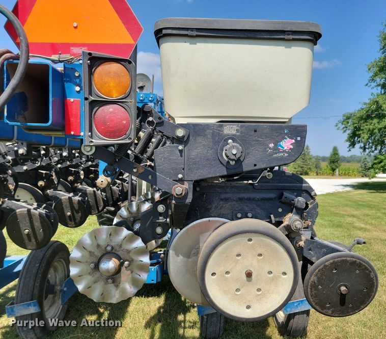 image for item DN4099 Kinze 3500  split row planter