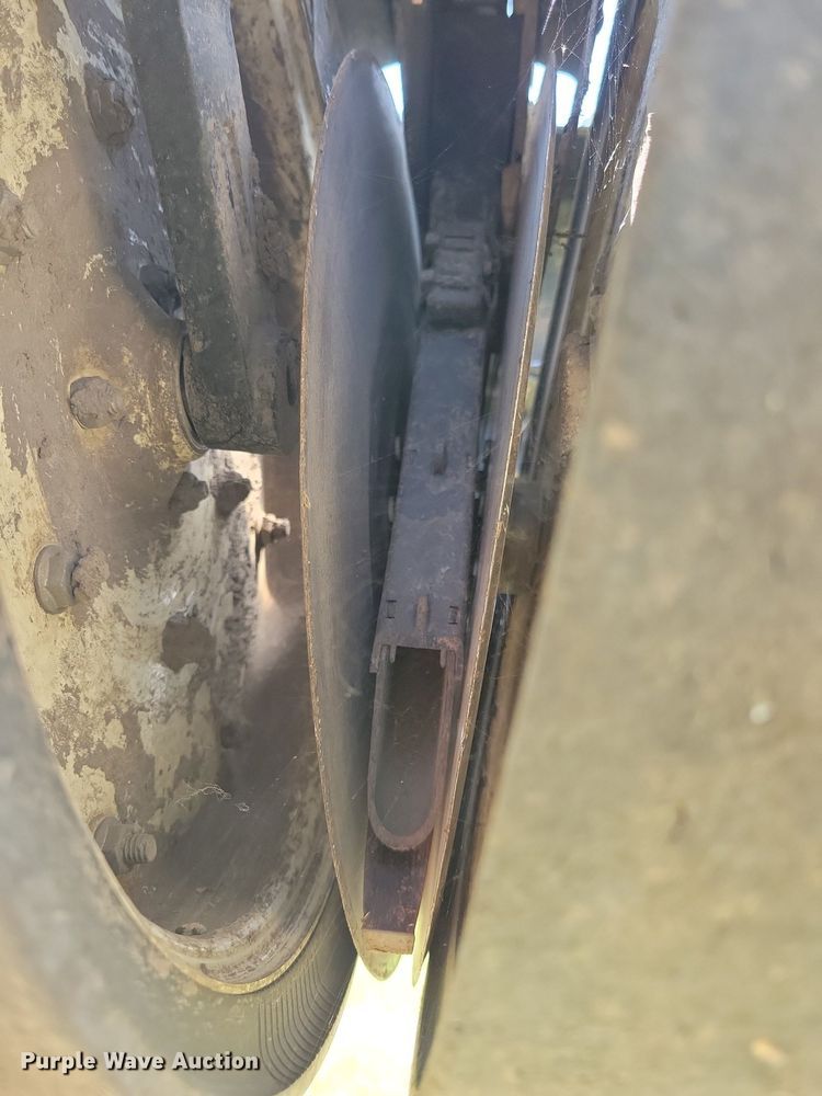 image for item DN4099 Kinze 3500  split row planter