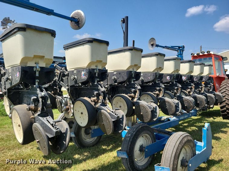 image for item DN4099 Kinze 3500  split row planter