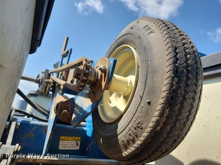 image for item DN4099 Kinze 3500  split row planter