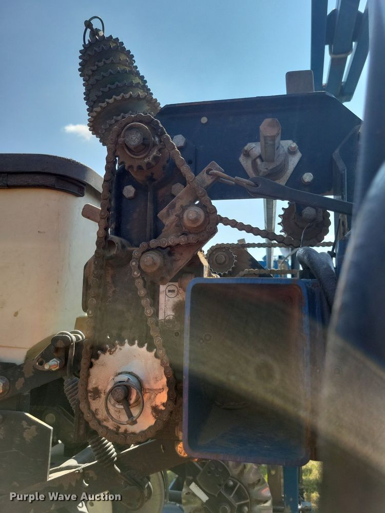 image for item DN4099 Kinze 3500  split row planter