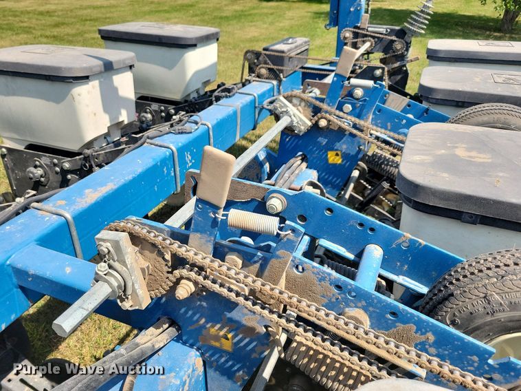 image for item DN4099 Kinze 3500  split row planter