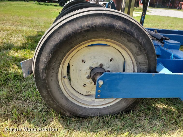 image for item DN4099 Kinze 3500  split row planter