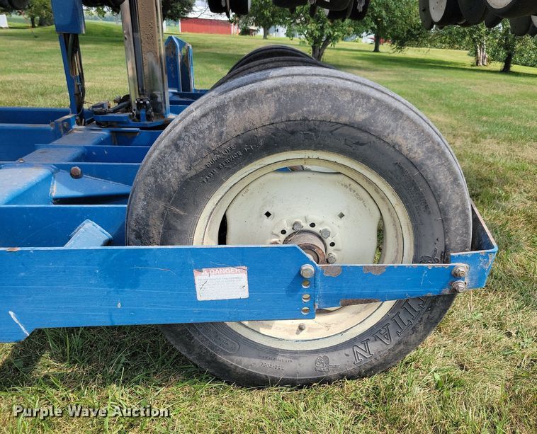 image for item DN4099 Kinze 3500  split row planter