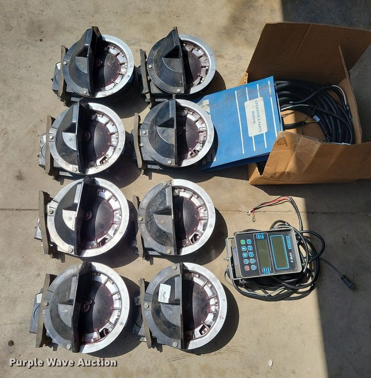 image for item DN4099 Kinze 3500  split row planter