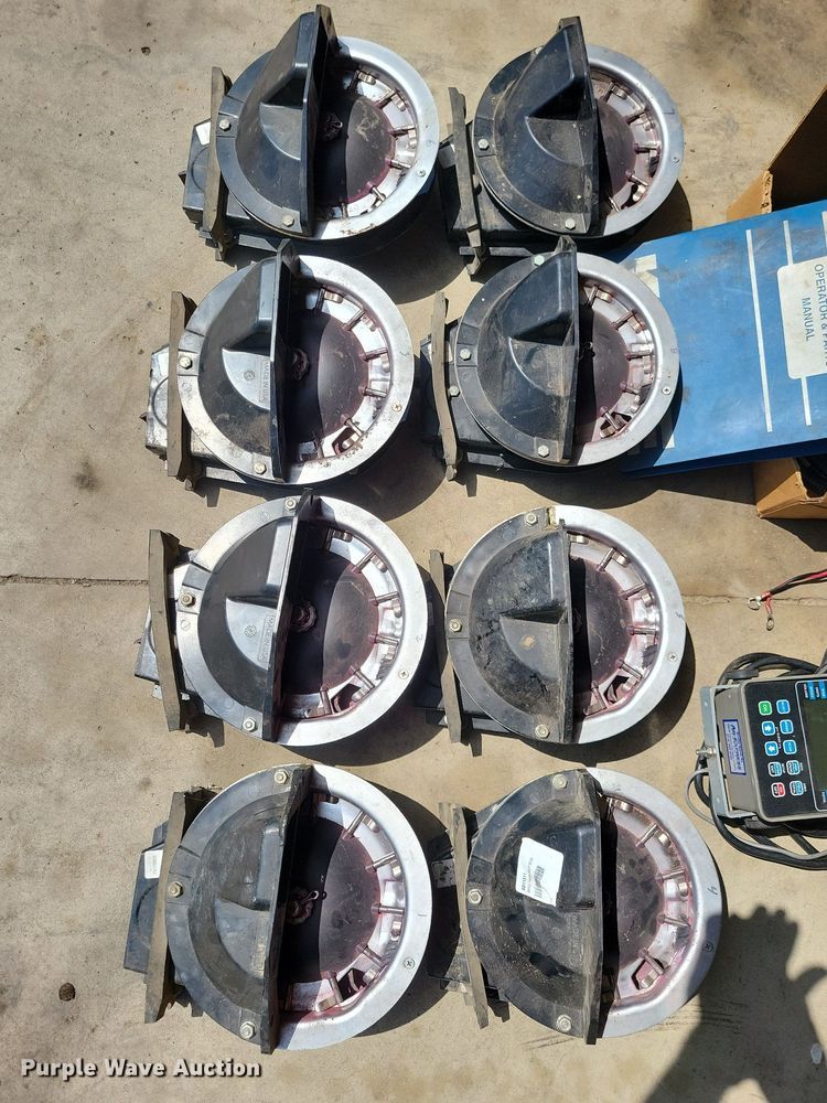 image for item DN4099 Kinze 3500  split row planter