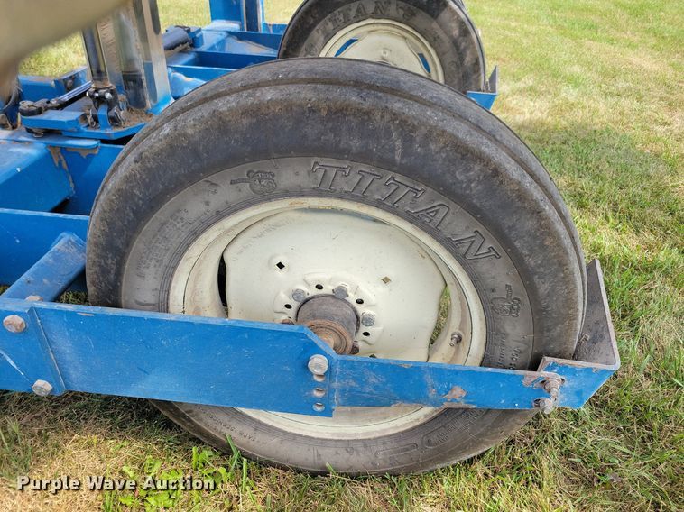 image for item DN4099 Kinze 3500  split row planter