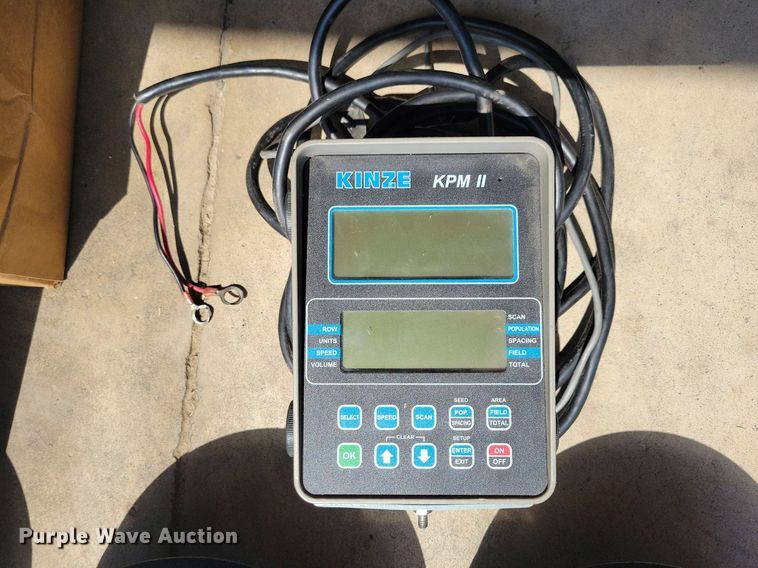 image for item DN4099 Kinze 3500  split row planter