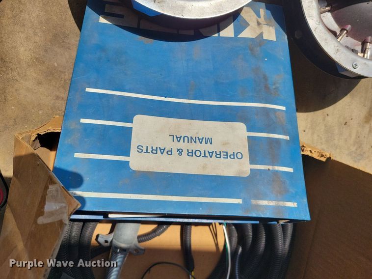 image for item DN4099 Kinze 3500  split row planter