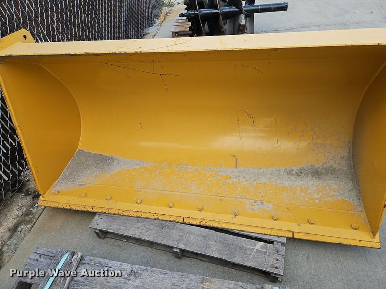 image for item DP2415 John Deere AT413236  loader bucket