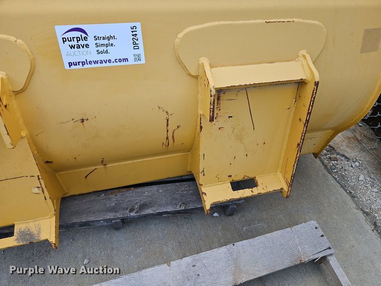 image for item DP2415 John Deere AT413236  loader bucket