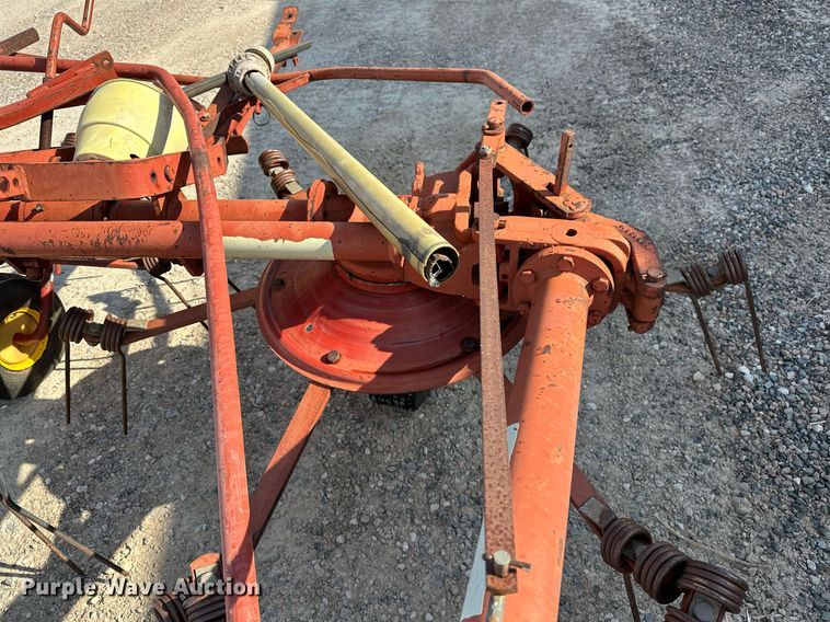 image for item DP3176 New Holland 169  hay tedder