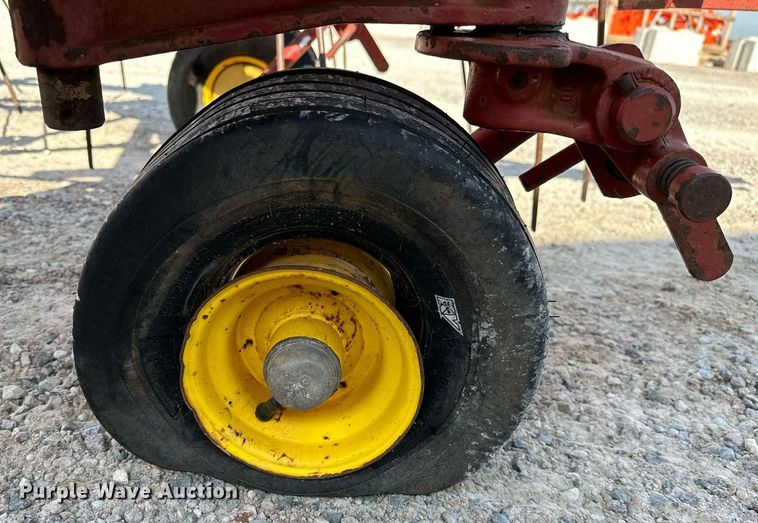 image for item DP3176 New Holland 169  hay tedder