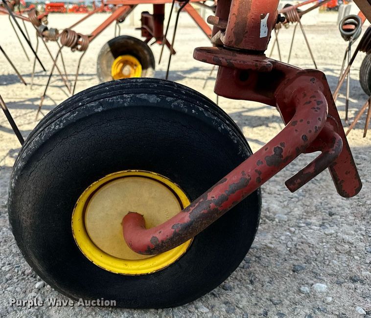 image for item DP3176 New Holland 169  hay tedder